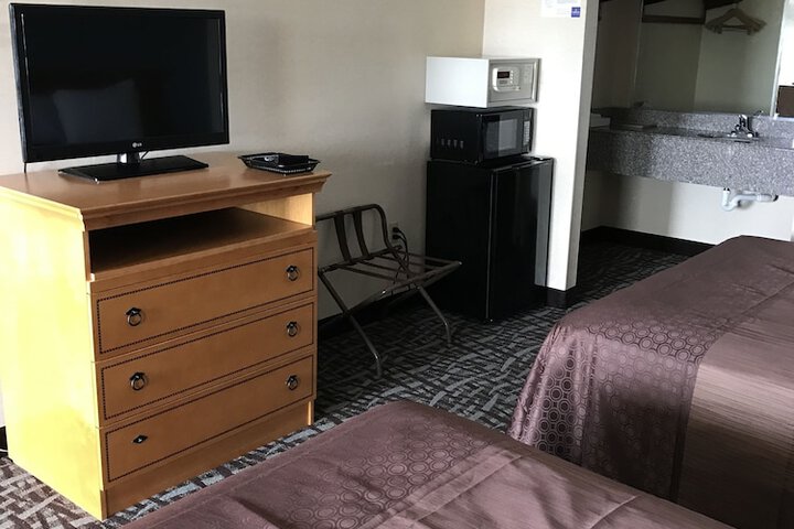 Room 11 of 25