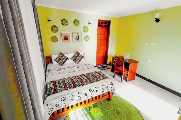 Room 12 of 38