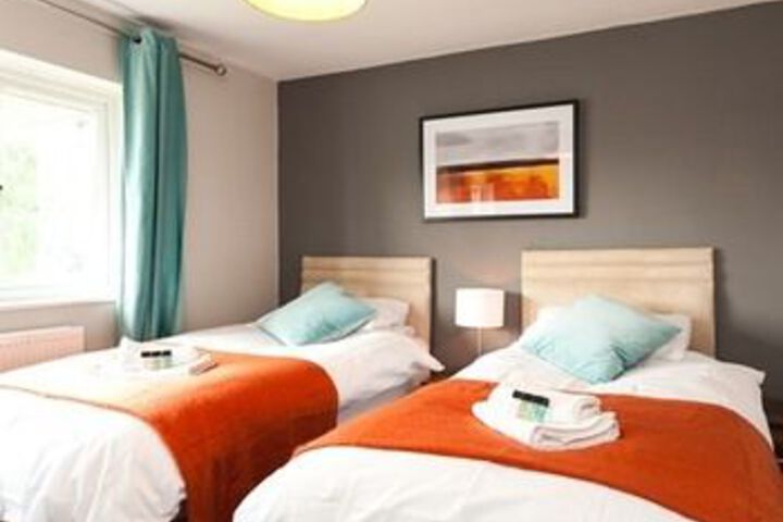 Room 4 of 26