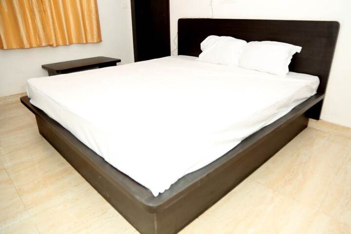 Room 3 of 6
