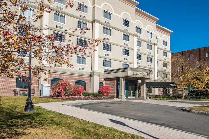 Clarion Hotel Oneonta Oneonta Ny 55 Market 130