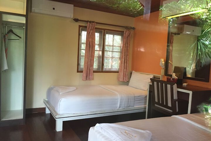 Room 21 of 151