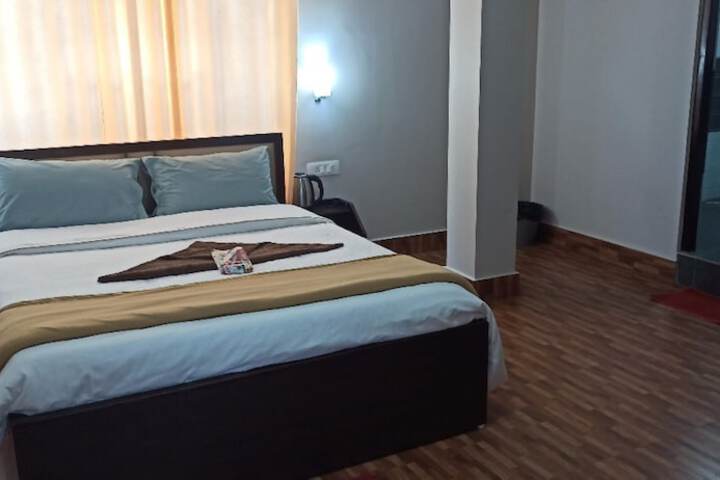 Room 9 of 17