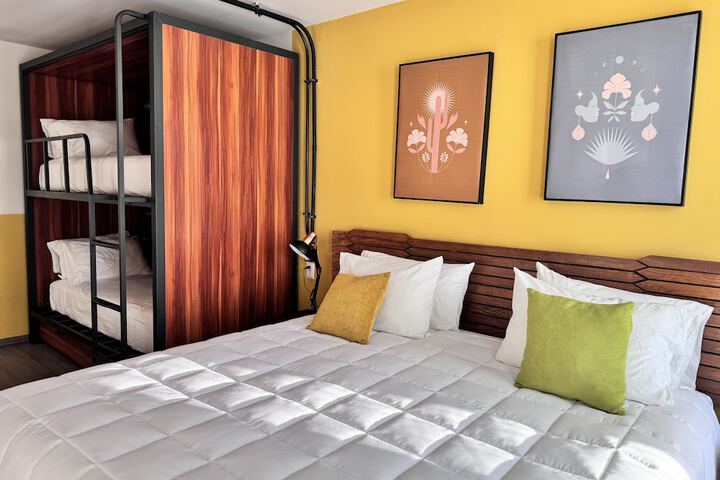 Room 8 of 40