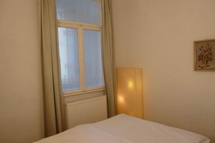 Room 10 of 108