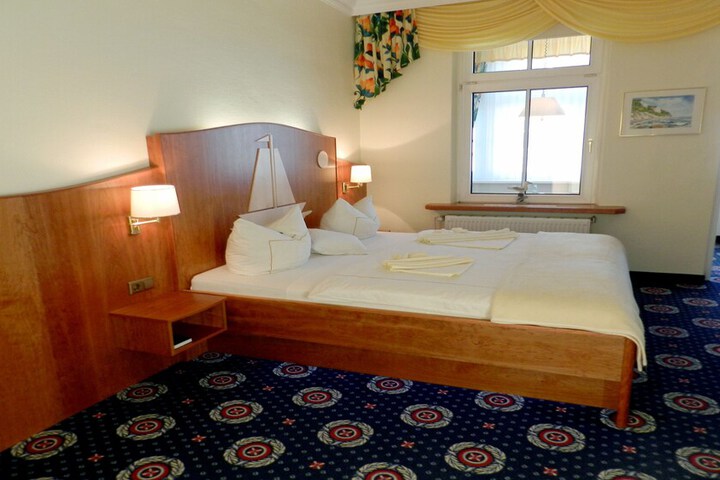 Room 3 of 56