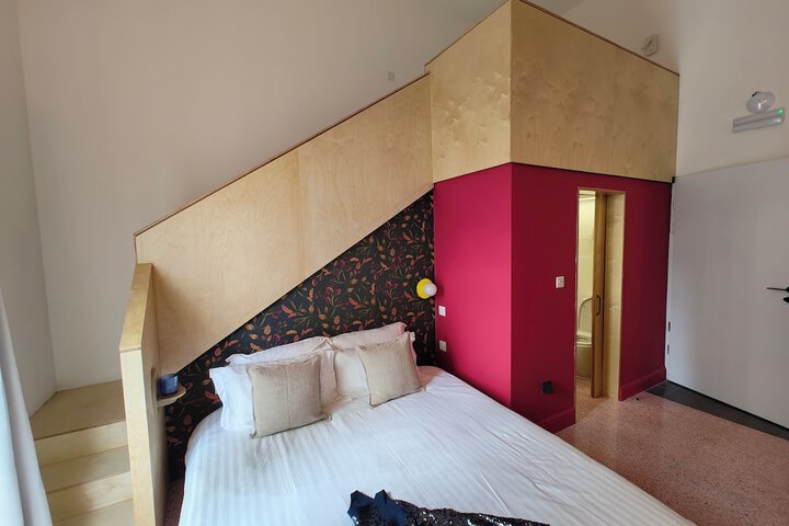 Room 19 of 80
