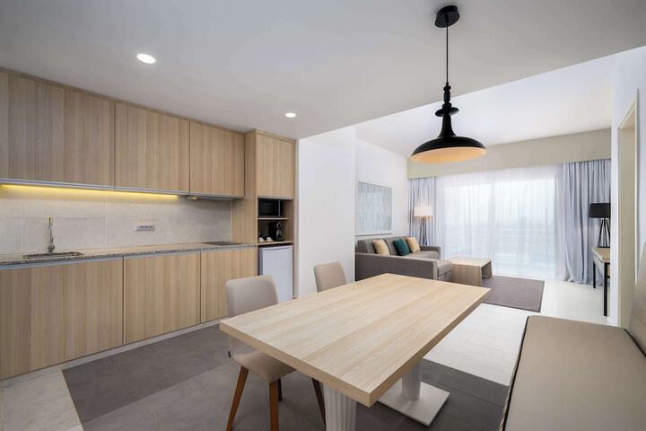 Room 15 of 102