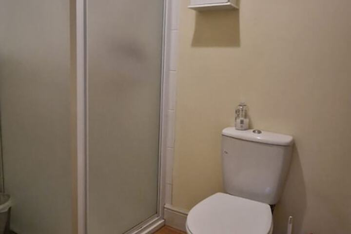 Room 6 of 6