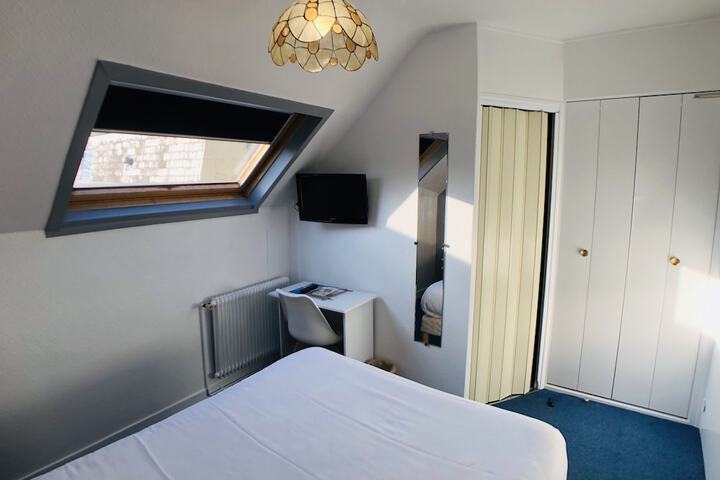 Room 34 of 42
