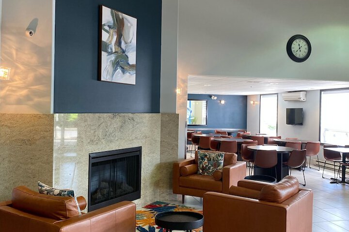 Hotel Interior 4 of 34