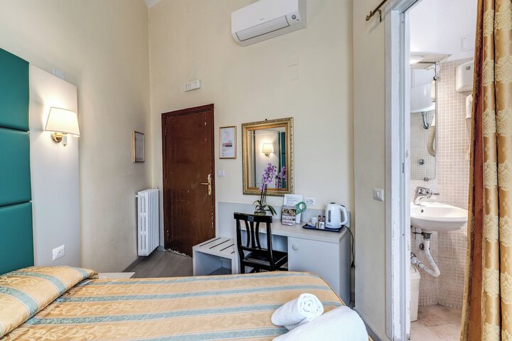 Room 53 of 125