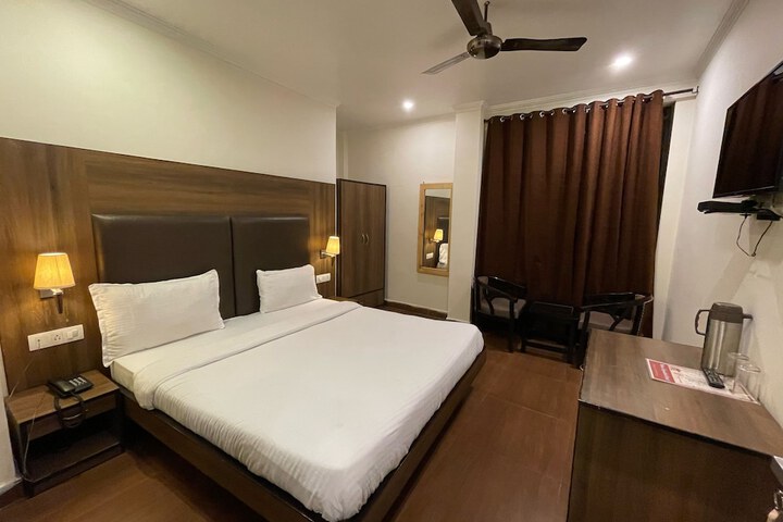 Room 5 of 24