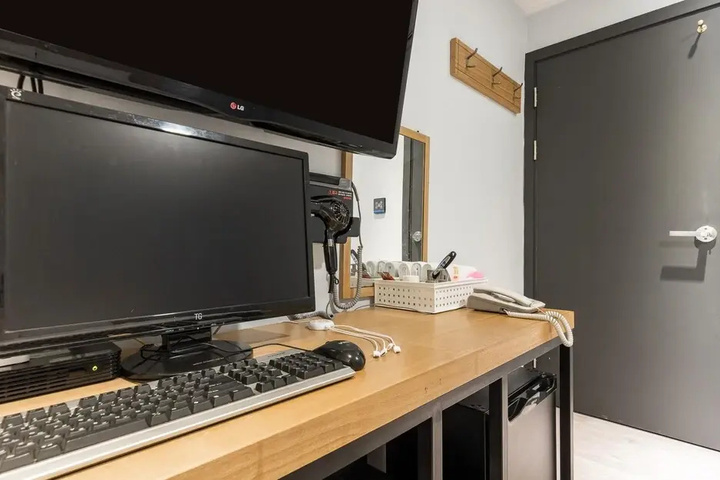 Room 3 of 17