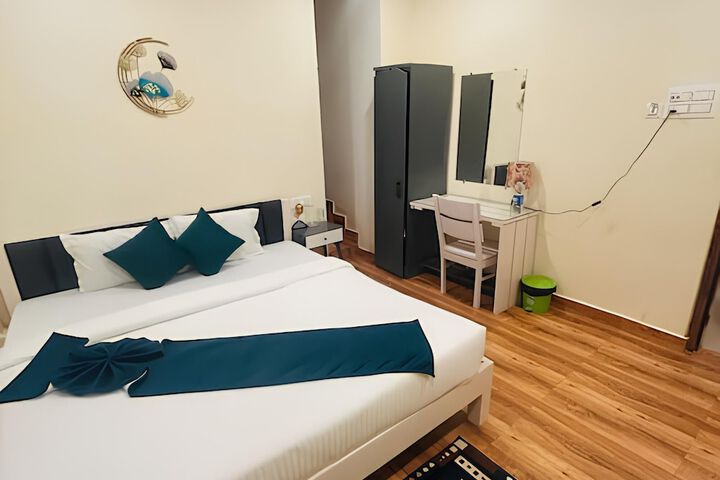 Room 4 of 19