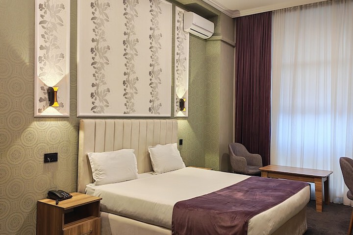 Room 15 of 33