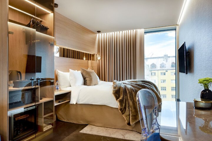 Room 30 of 111