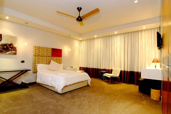 Room 5 of 25