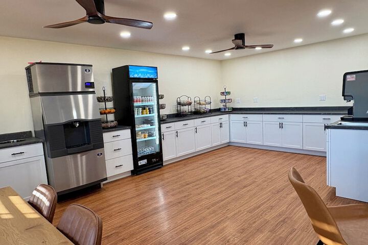 Breakfast area