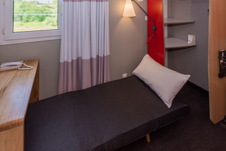 Room 7 of 44