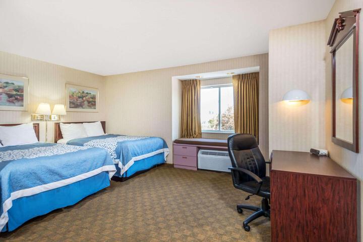 2 Double Beds (5 of 6)