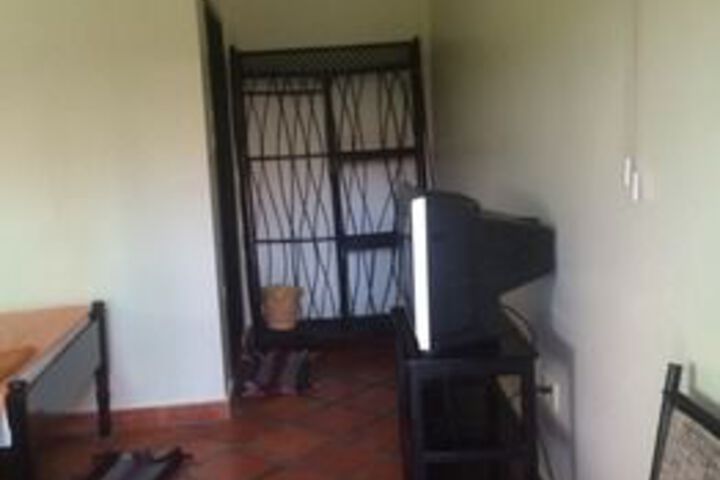 Room 34 of 40