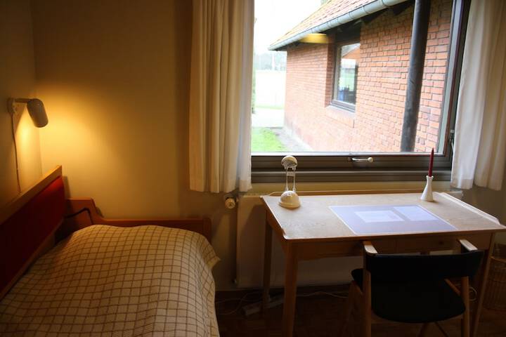Room 9 of 68