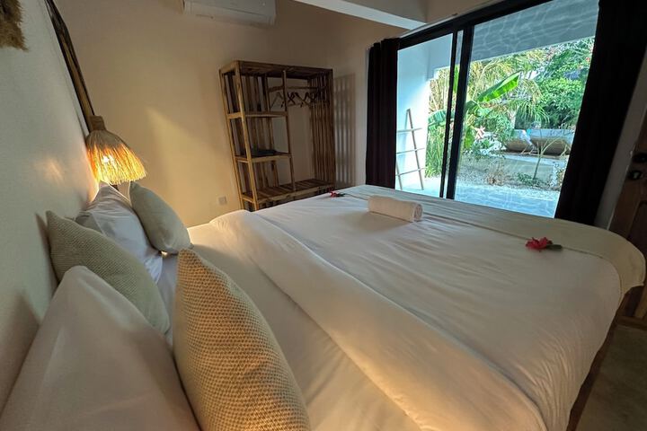Room 12 of 101