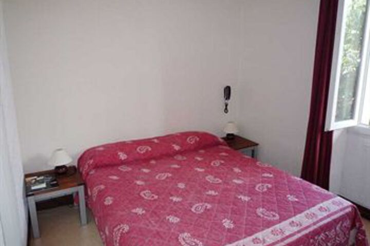 Room 3 of 9