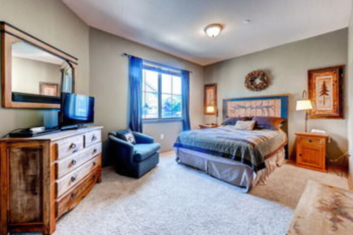 Room 200 of 434