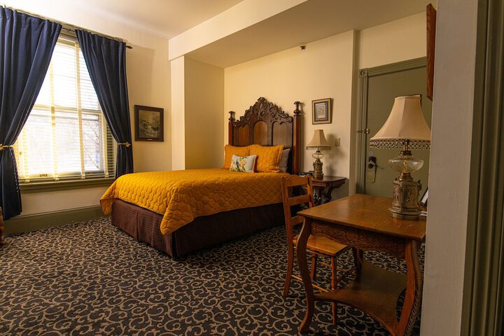 Room 16 of 39