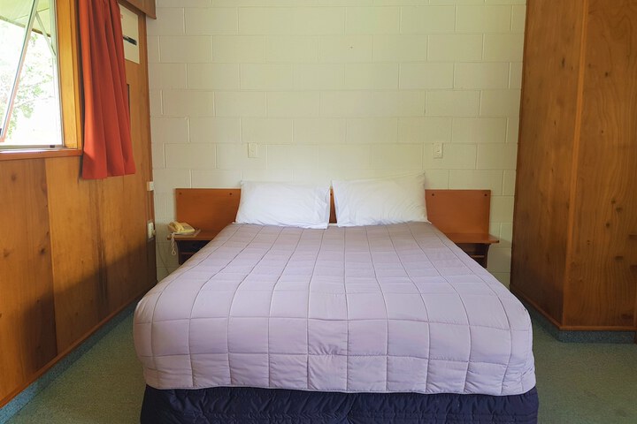 Room 8 of 27