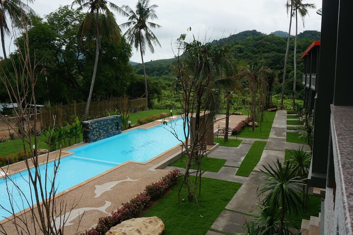 Pool 65 of 101