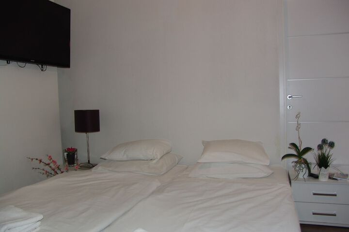Room 15 of 62