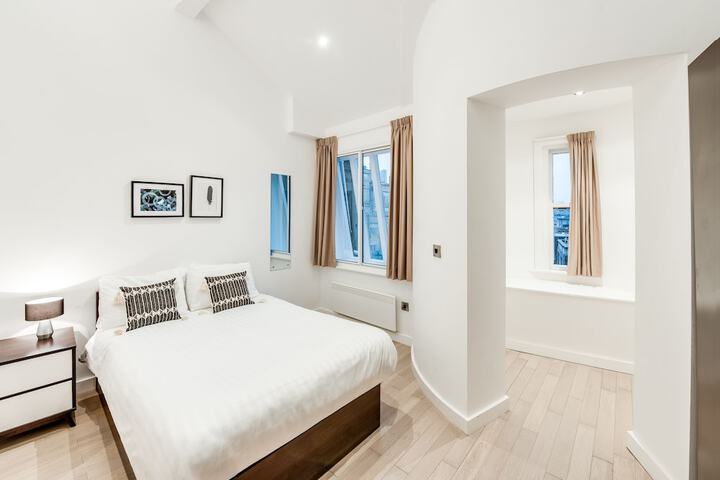 Room 28 of 48