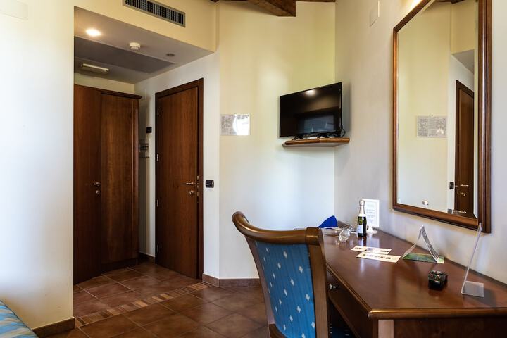 Room 21 of 55