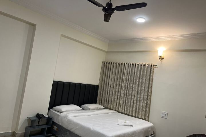 Room 6 of 22