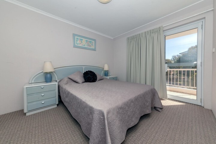 Room 4 of 18