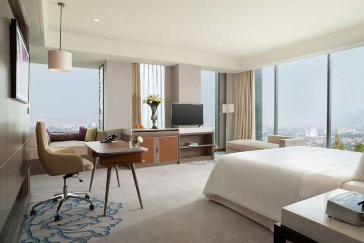 Room 4 of 147