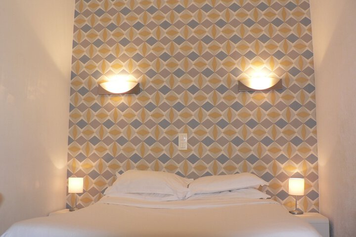 Room 13 of 31