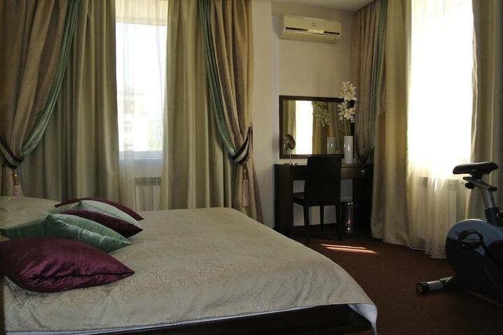 Room 18 of 37