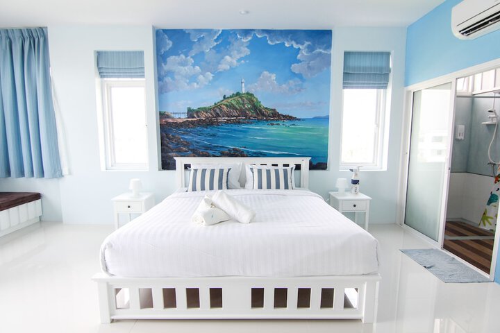 Room 16 of 80