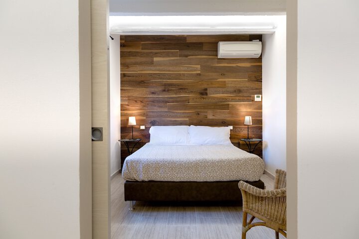 Room 9 of 60