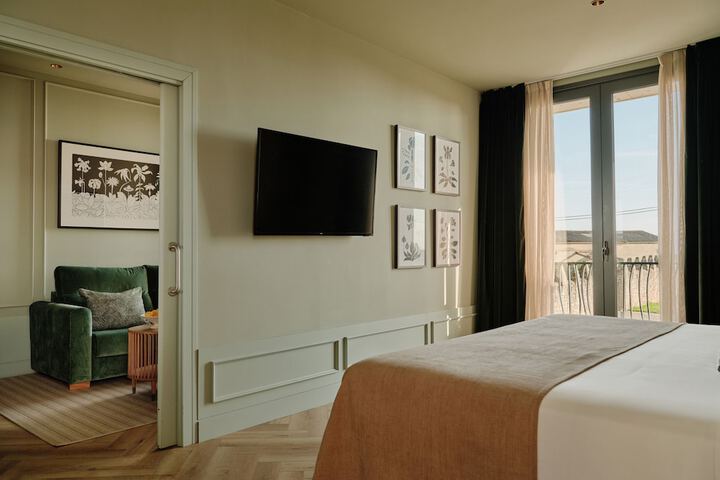 Room 21 of 92