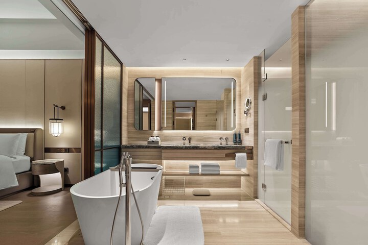 Room 45 of 90
