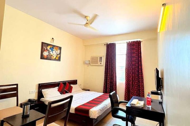 Room 5 of 10