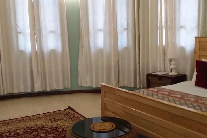 Room 7 of 63