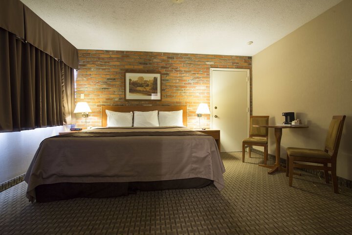Room 11 of 40