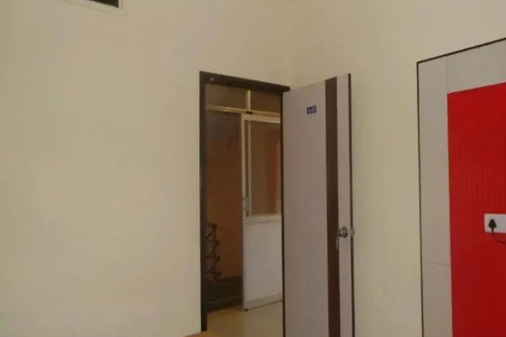 Room 8 of 11