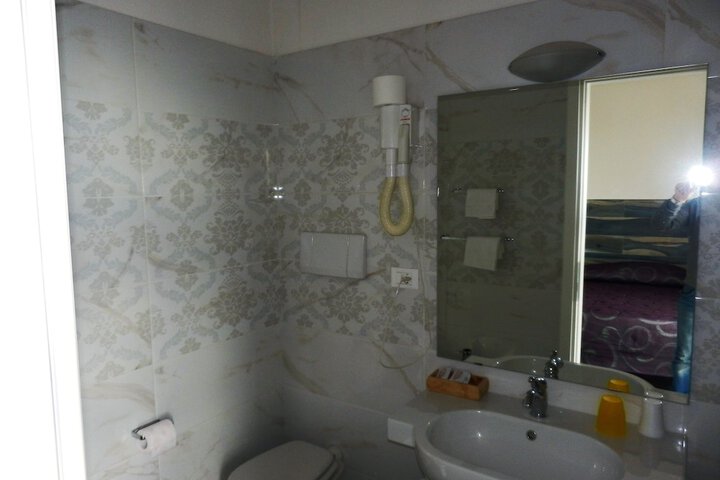 Room 21 of 49